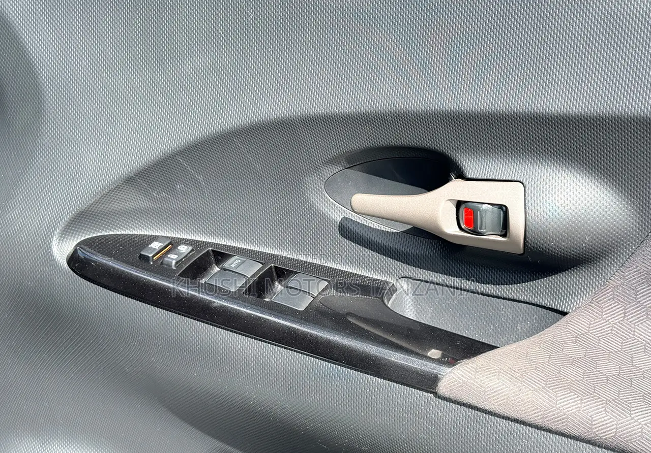 Toyota IST 2007 Silver