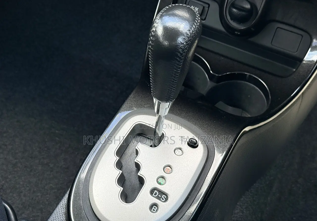 Toyota IST 2007 Silver