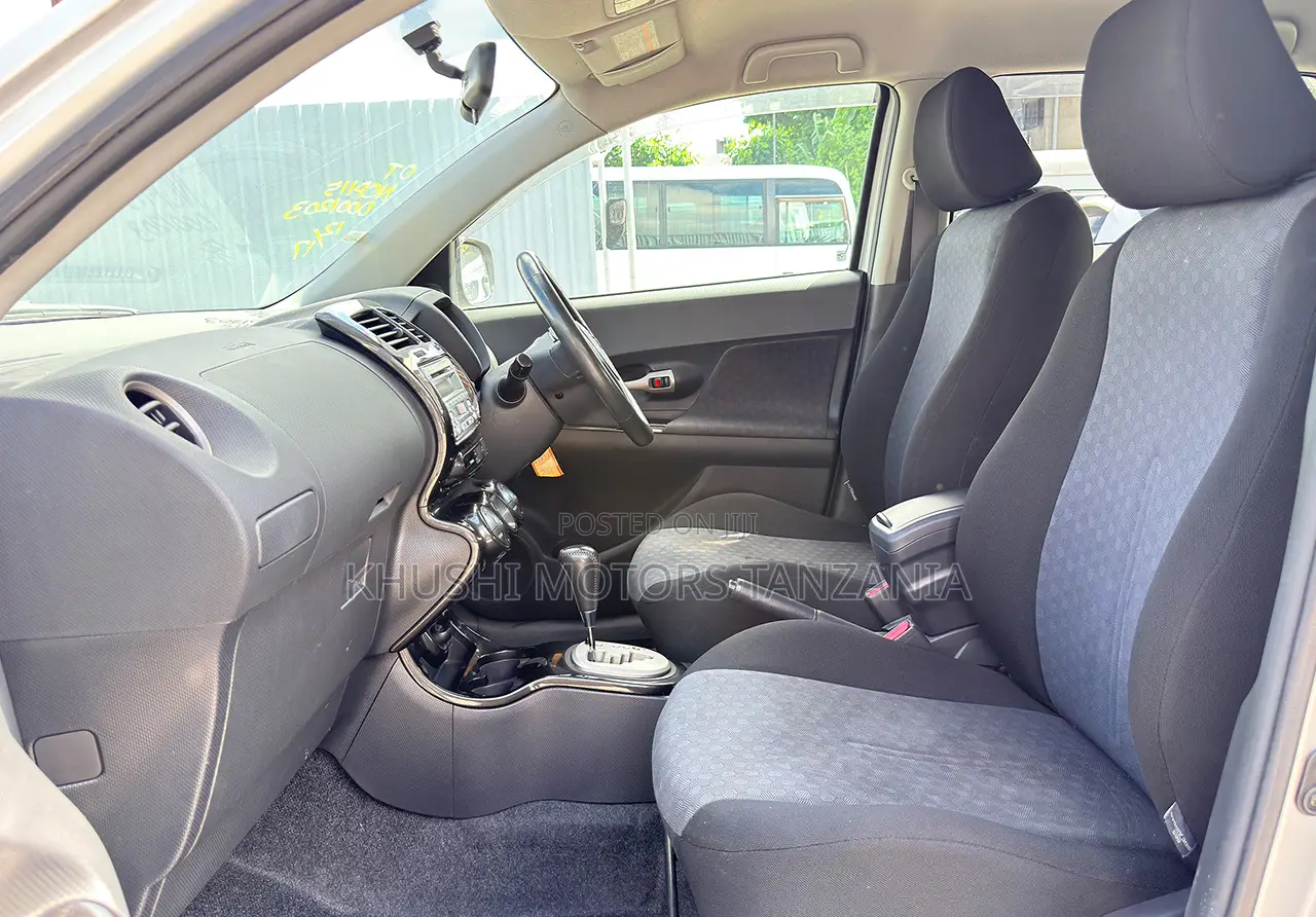 Toyota IST 2007 Silver