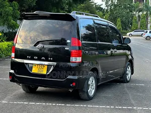 Toyota Noah 2005 Black