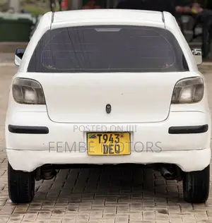 Toyota Vitz 2005 White