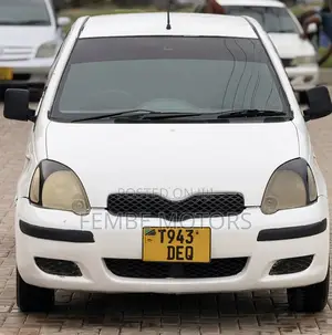 Toyota Vitz 2005 White