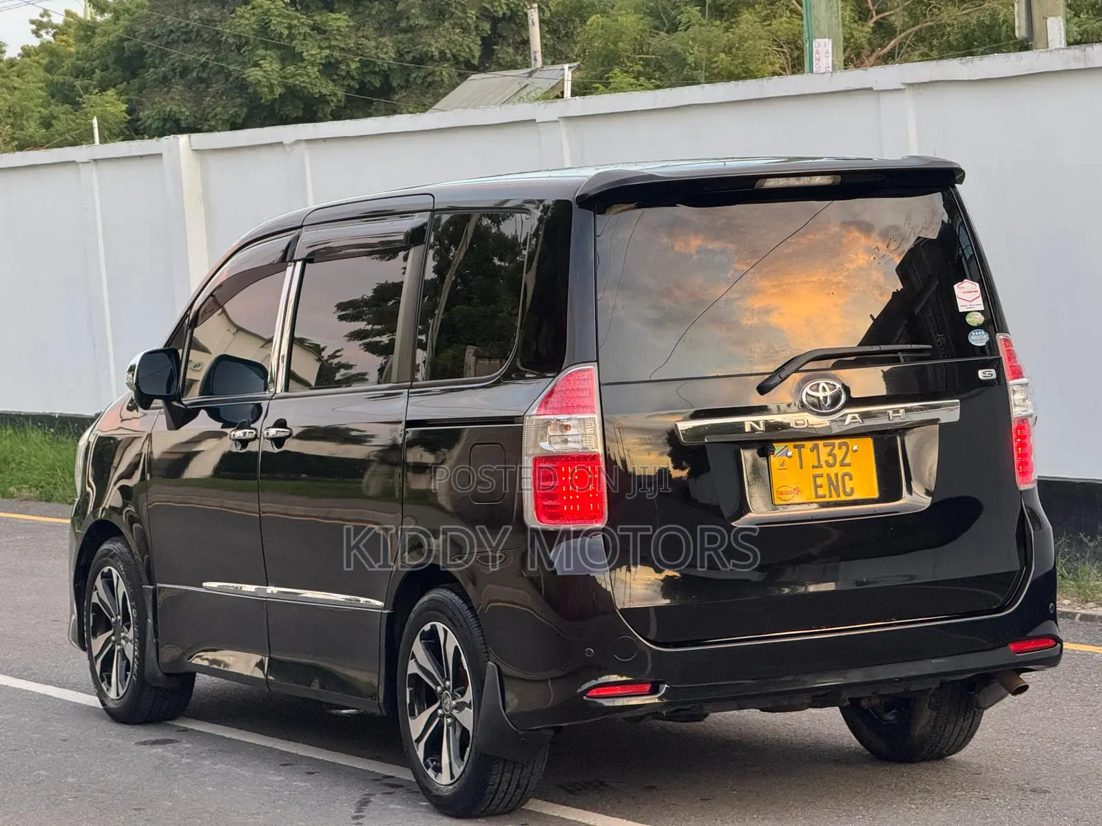 Toyota Noah 2009 Black