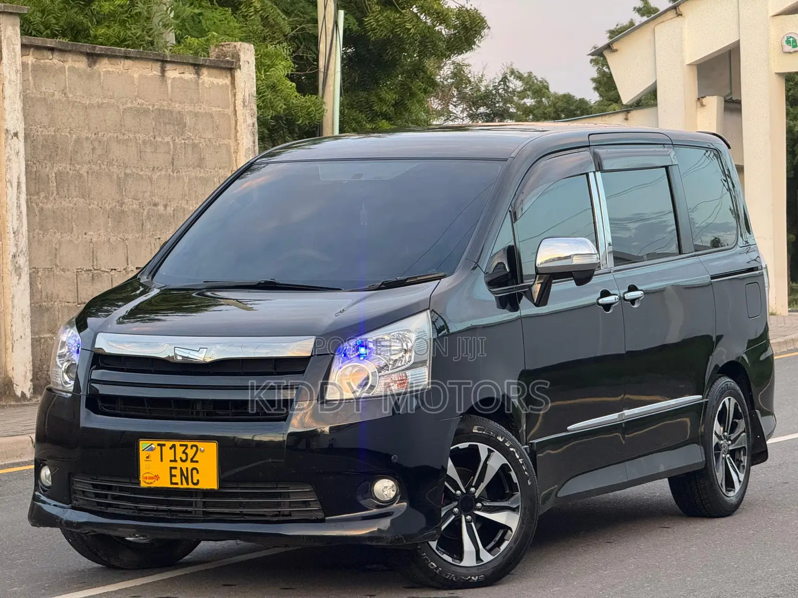 Toyota Noah 2009 Black