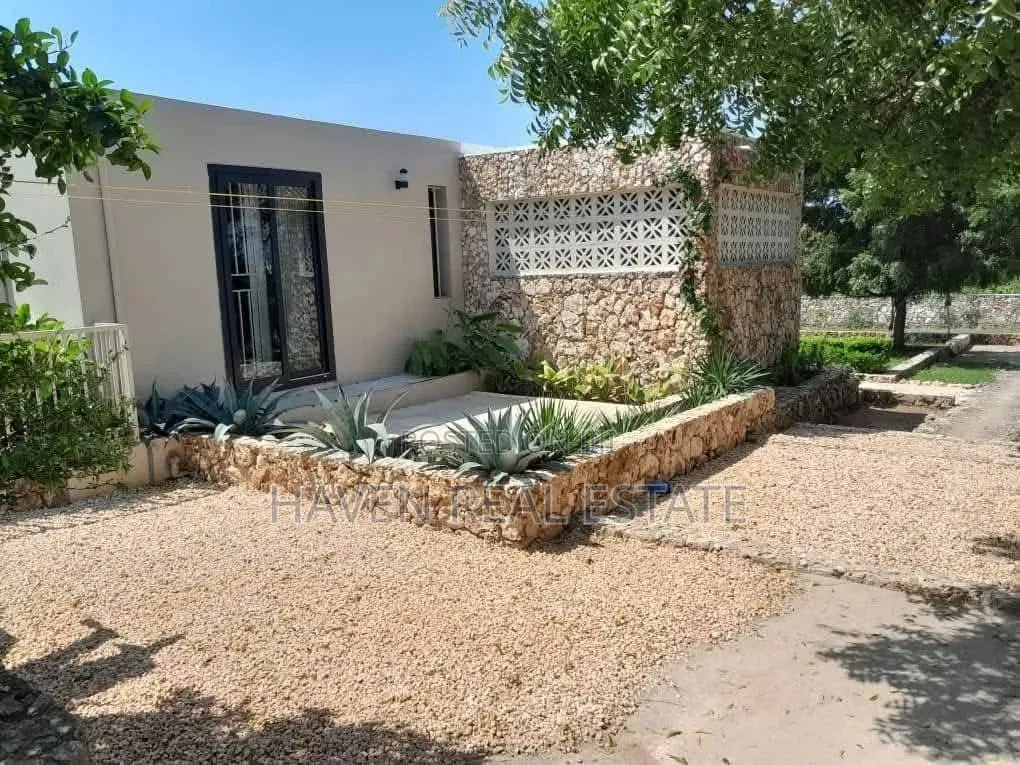 Furnished 6bdrm Villa in Kaskazini B for sale