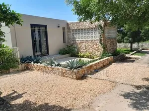Furnished 6bdrm Villa in Kaskazini B for sale