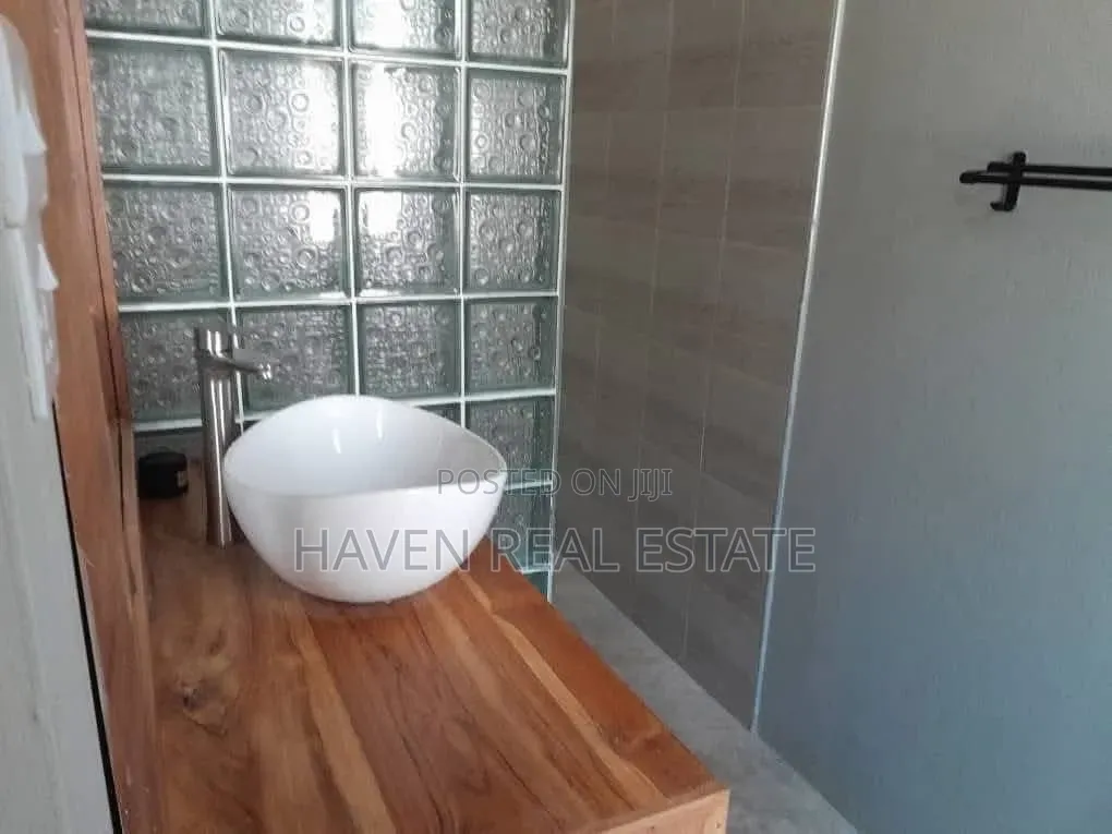 Furnished 6bdrm Villa in Kaskazini B for sale