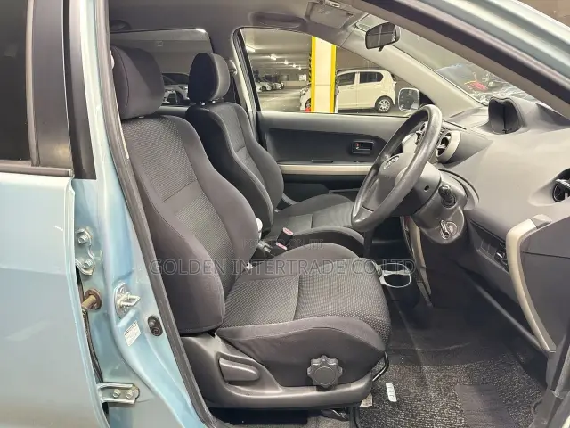 Toyota IST 2003 Blue