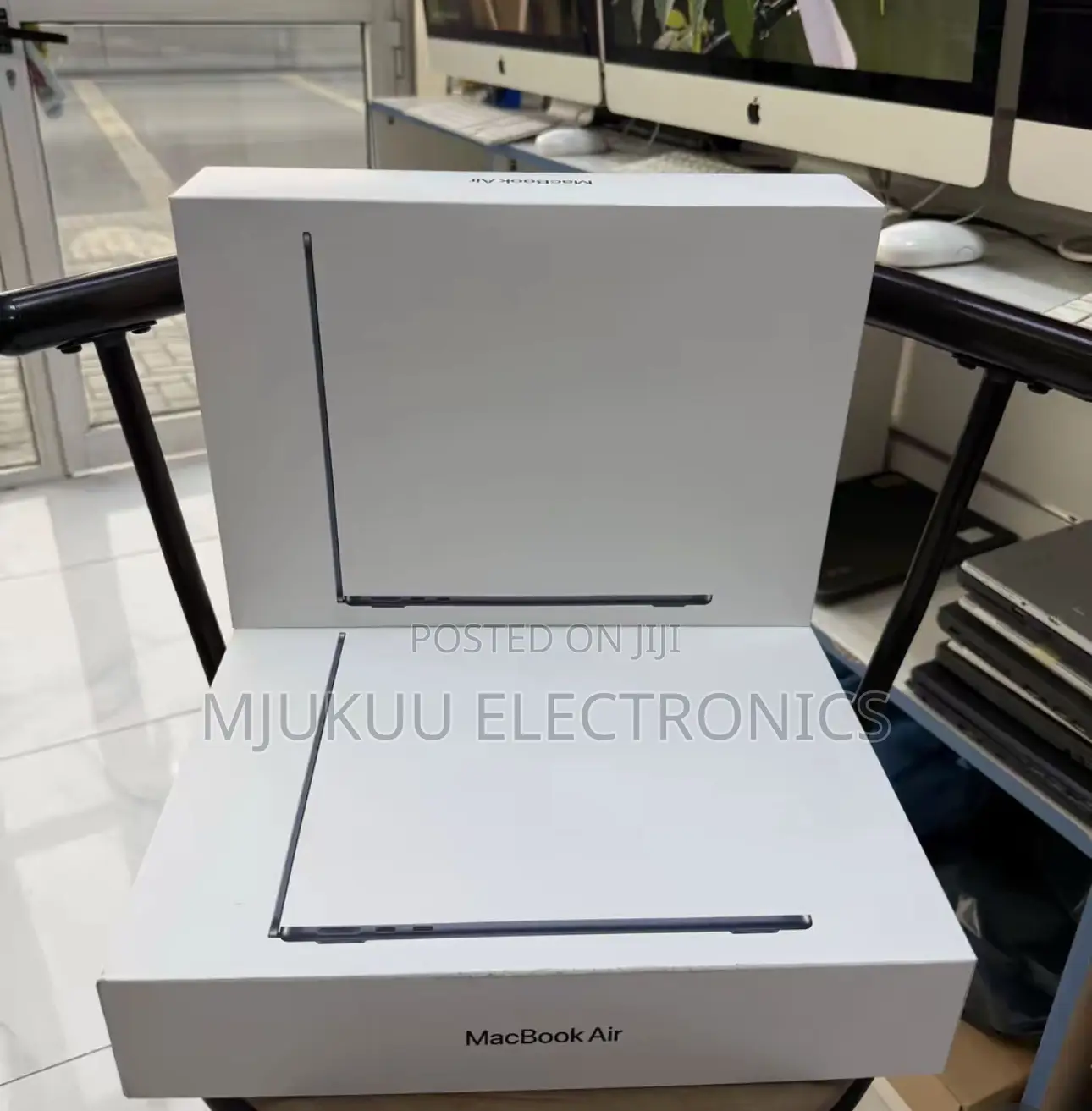 New Laptop Apple MacBook Air 2024 M3 13-inch 16GB Apple M3 SSD 256GB