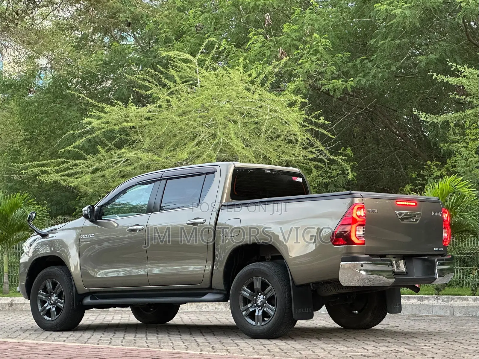 Toyota Hilux 2022 Green