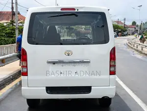Toyota Quantum 2011 White