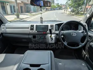 Toyota Quantum 2011 White