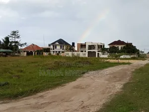 Kiwanja Kinauzwa Kigamboni Kibada