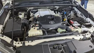 Toyota Hilux 2022 White