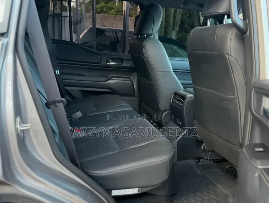 Toyota Land Cruiser Prado 2.8 2024 Brown