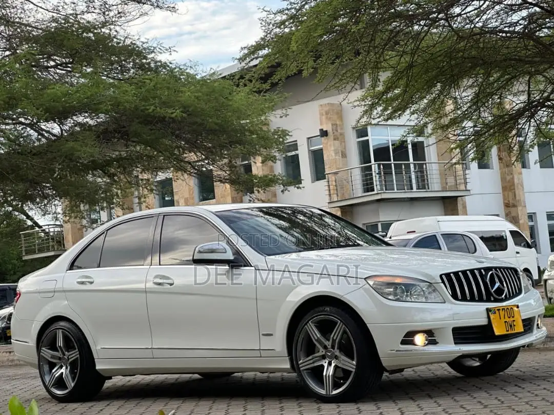 Mercedes-Benz C-Class 2007 White