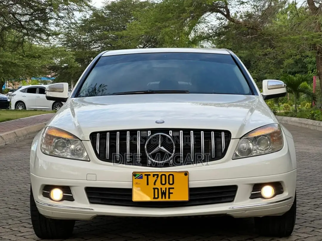 Mercedes-Benz C-Class 2007 White