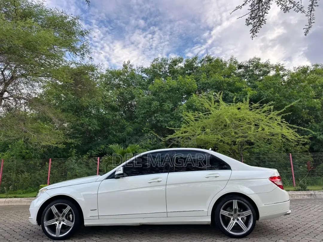 Mercedes-Benz C-Class 2007 White