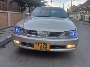Toyota Carina 1.8 FWD Sedan 2001 Silver