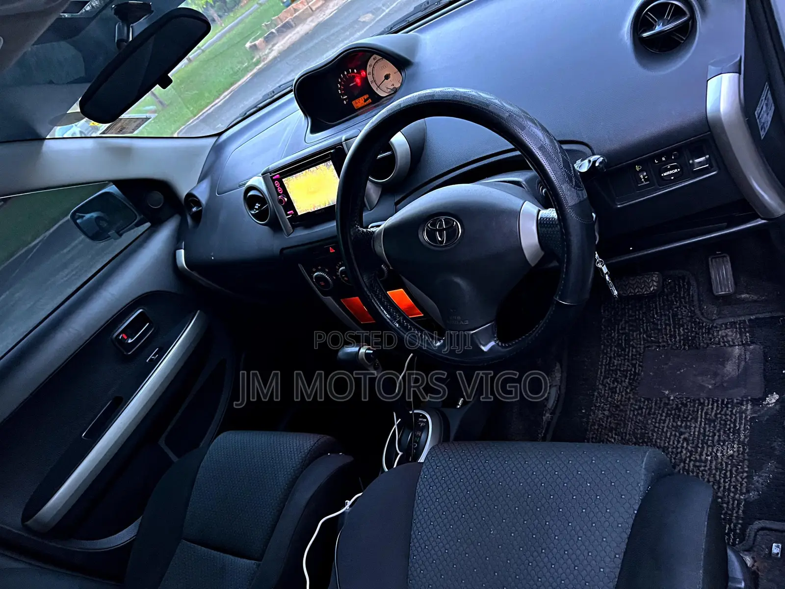 Toyota IST 2004 Silver