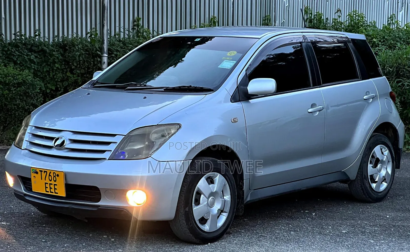 Toyota IST 2004 Silver