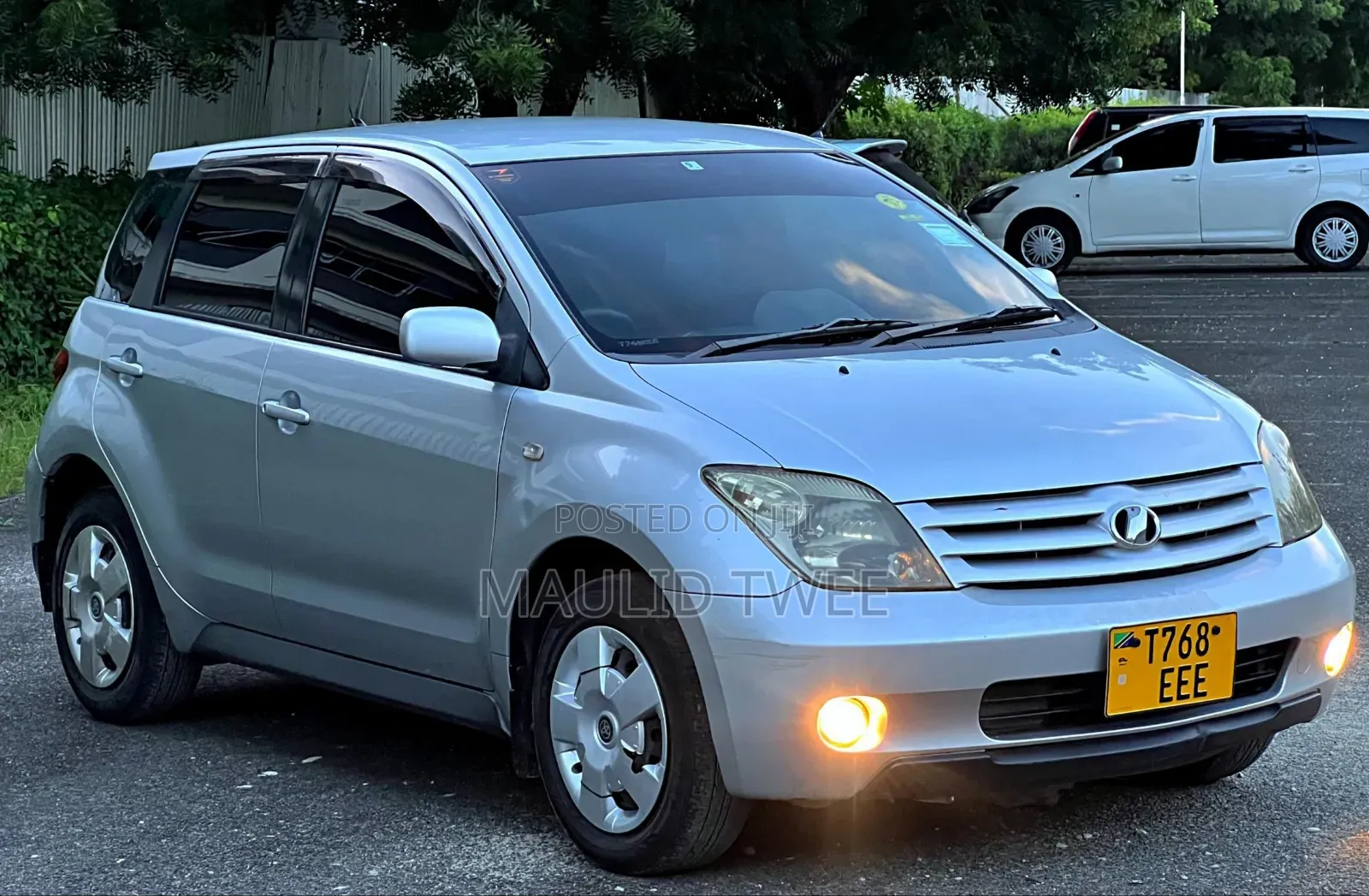 Toyota IST 2004 Silver