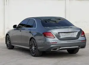 Mercedes-Benz E200 2017 Teal