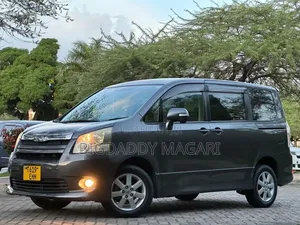 Toyota Noah 2009 Gray