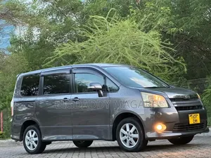 Toyota Noah 2009 Gray