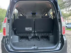 Toyota Noah 2009 Gray