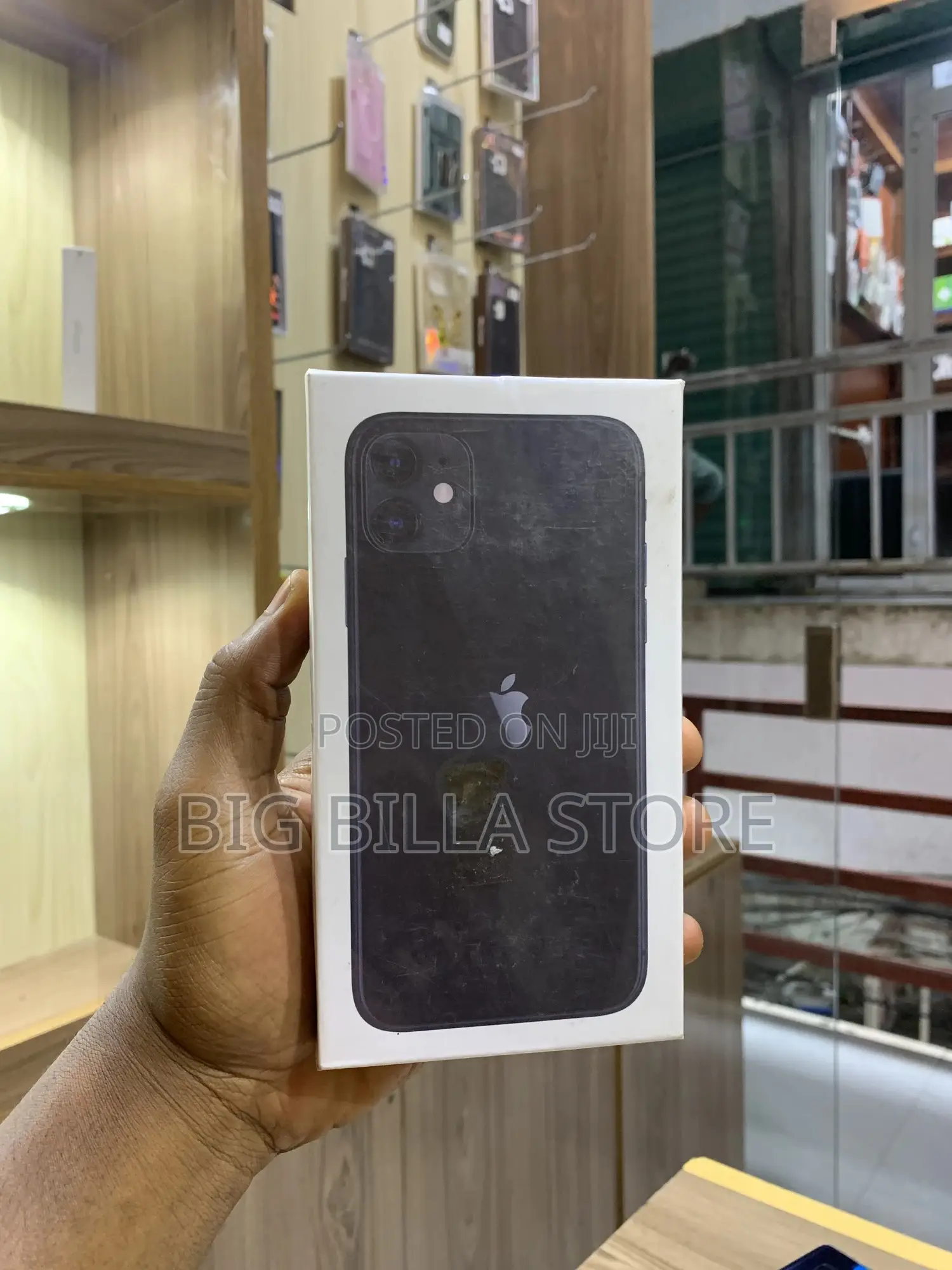 New Apple iPhone 11 64 GB Black