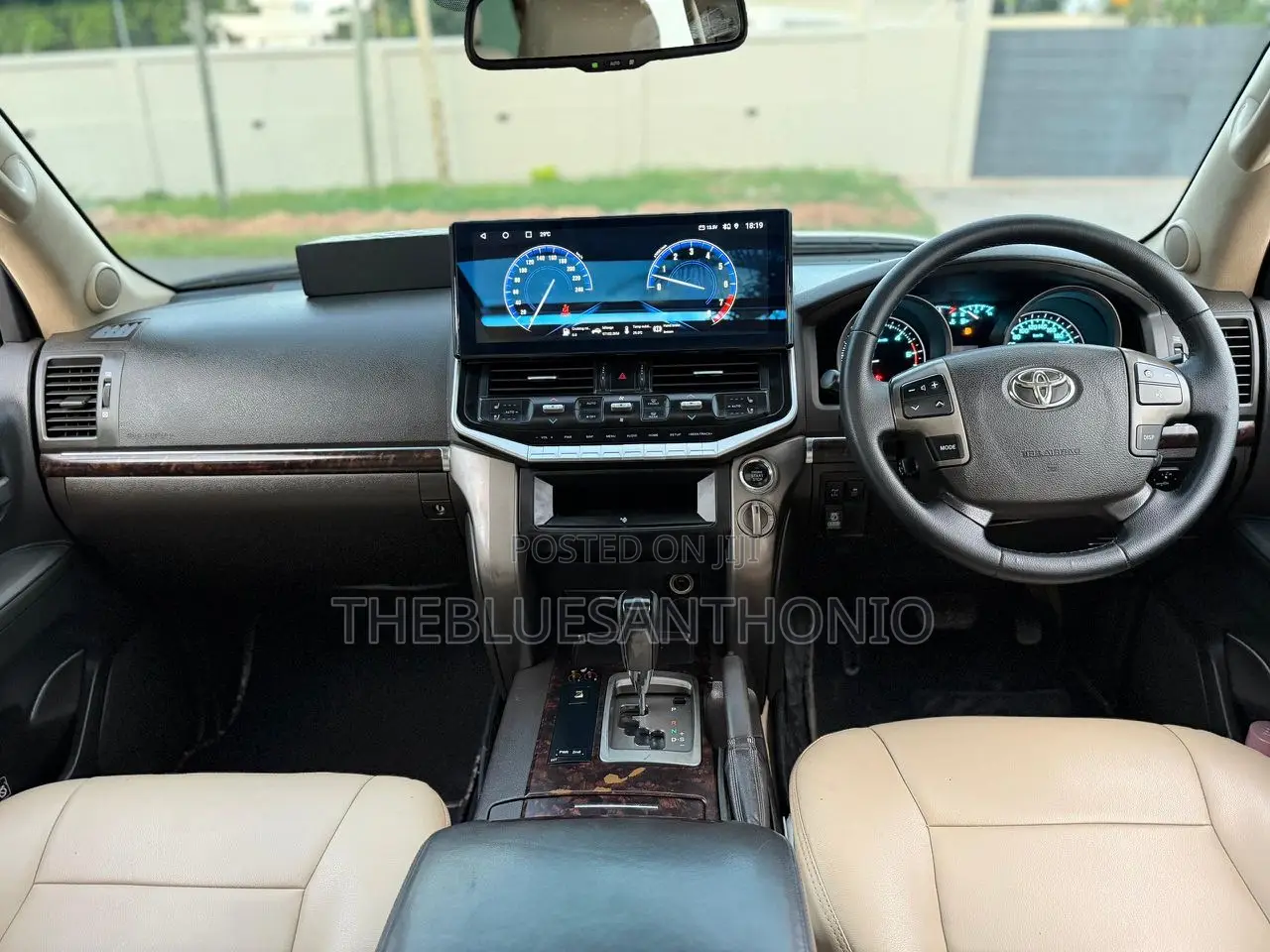 Toyota Land Cruiser 2010 White