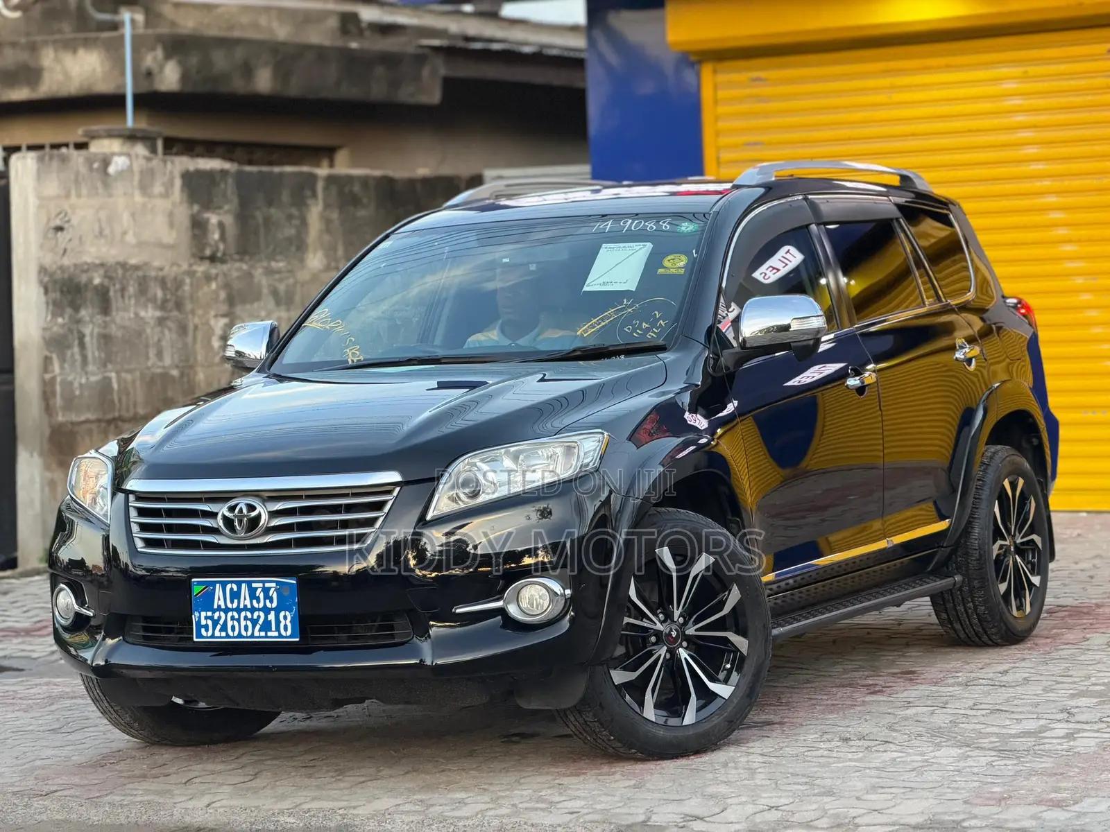 Toyota Vanguard 2012 Black