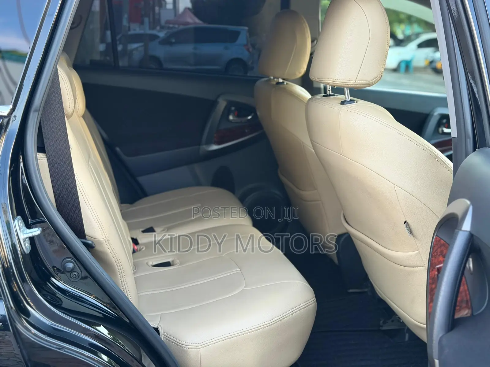 Toyota Vanguard 2012 Black