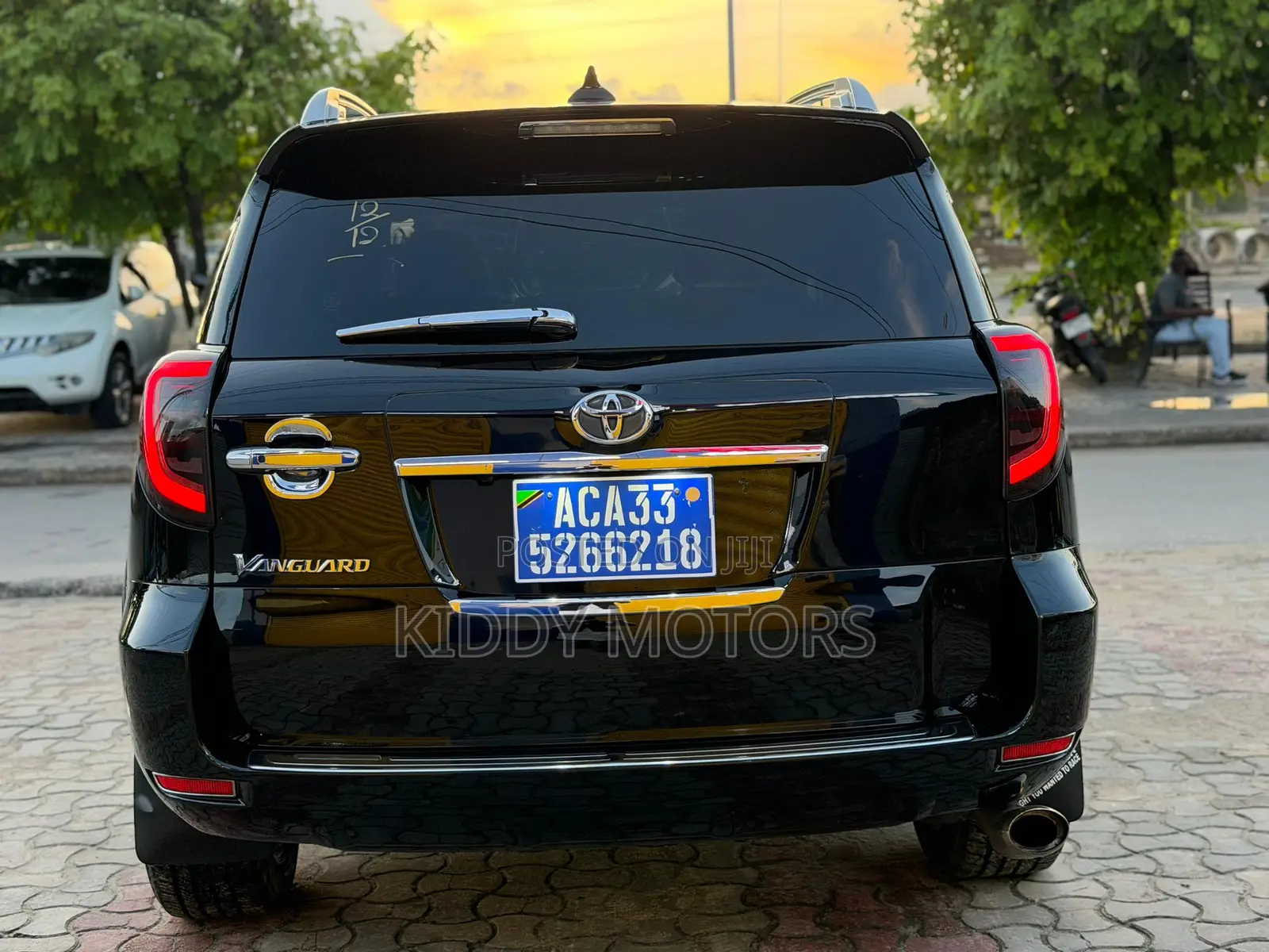 Toyota Vanguard 2012 Black