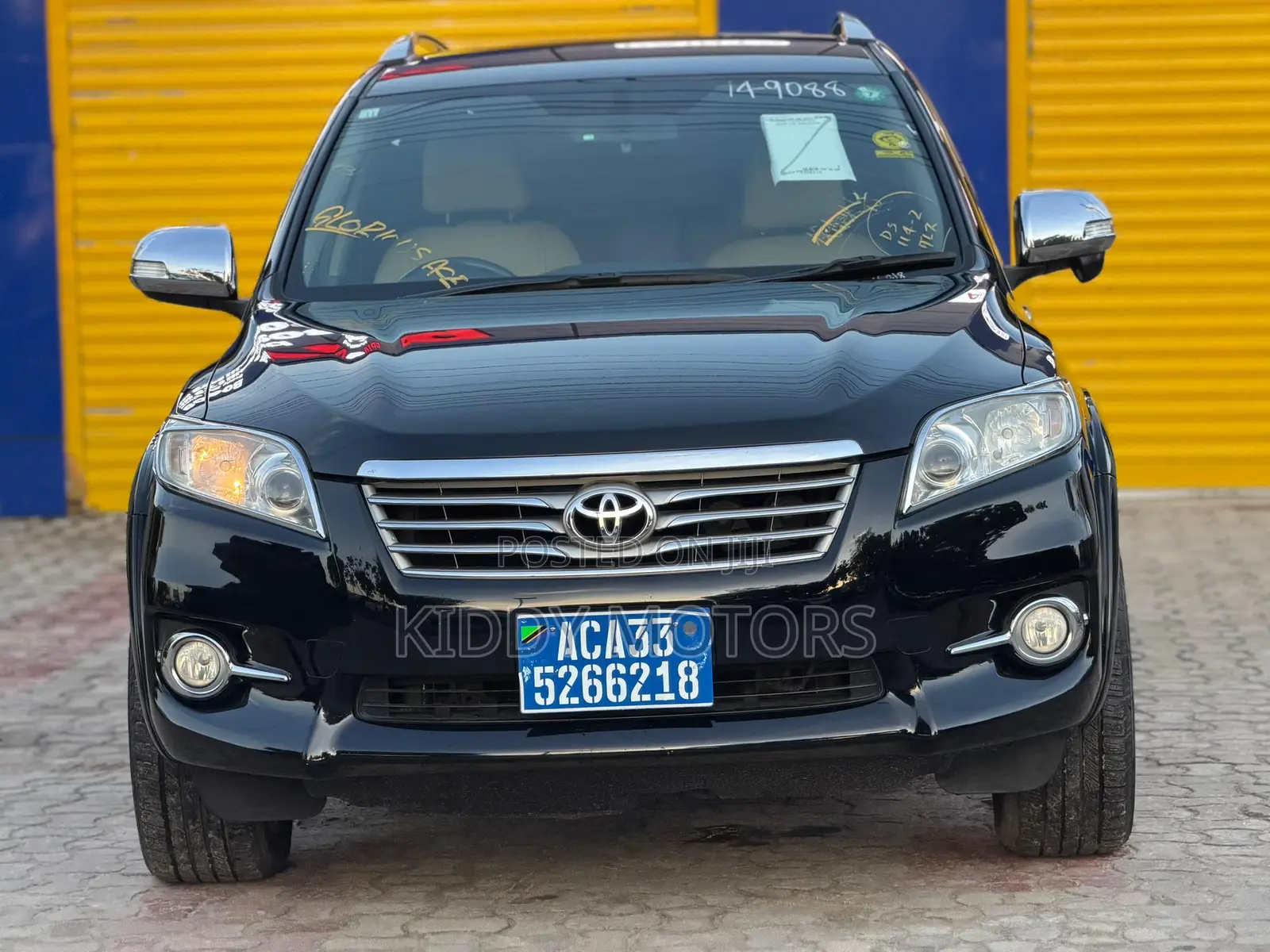 Toyota Vanguard 2012 Black
