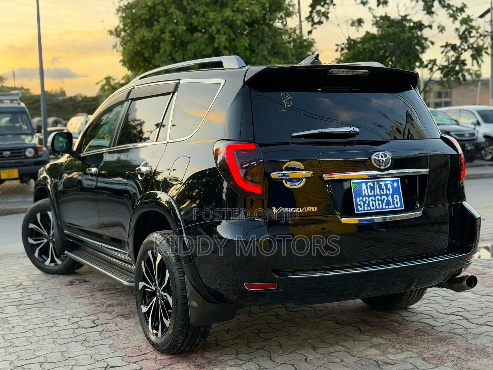 Toyota Vanguard 2012 Black