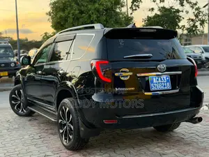 Toyota Vanguard 2012 Black