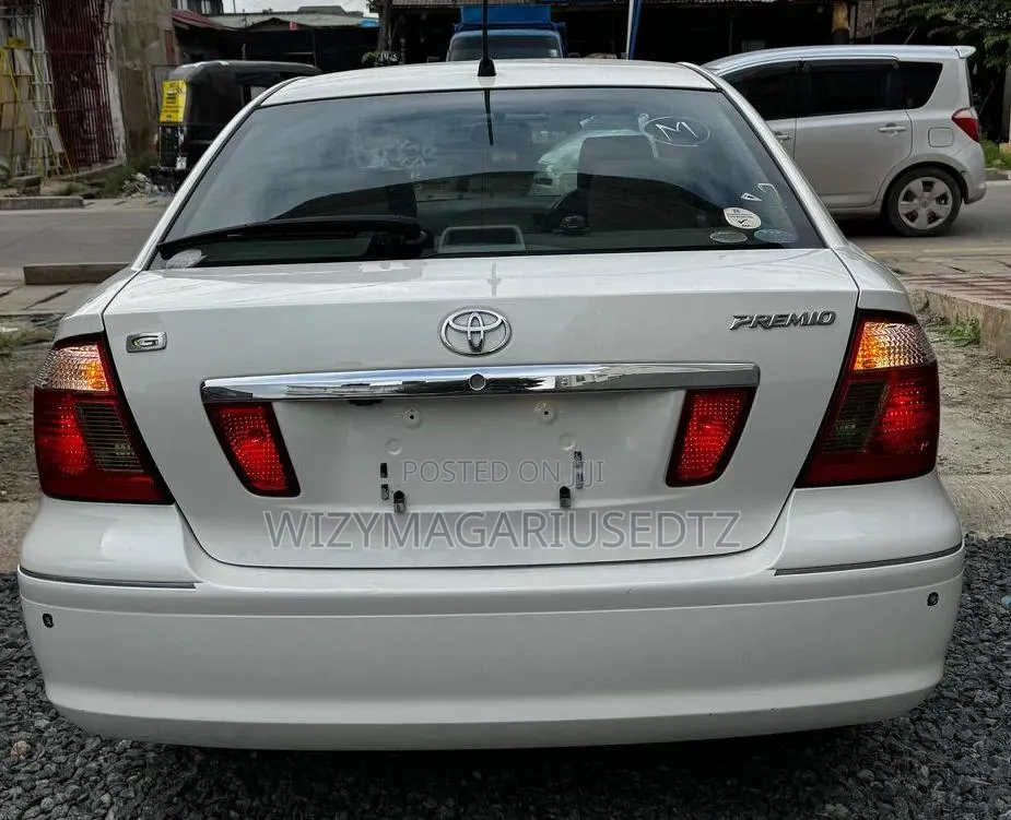 Toyota Premio 2004 Off white