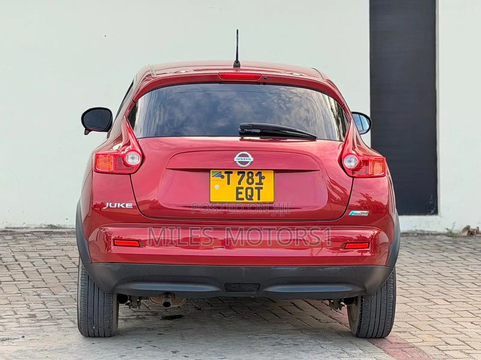 Nissan Juke 2011 Red