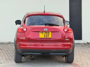 Nissan Juke 2011 Red