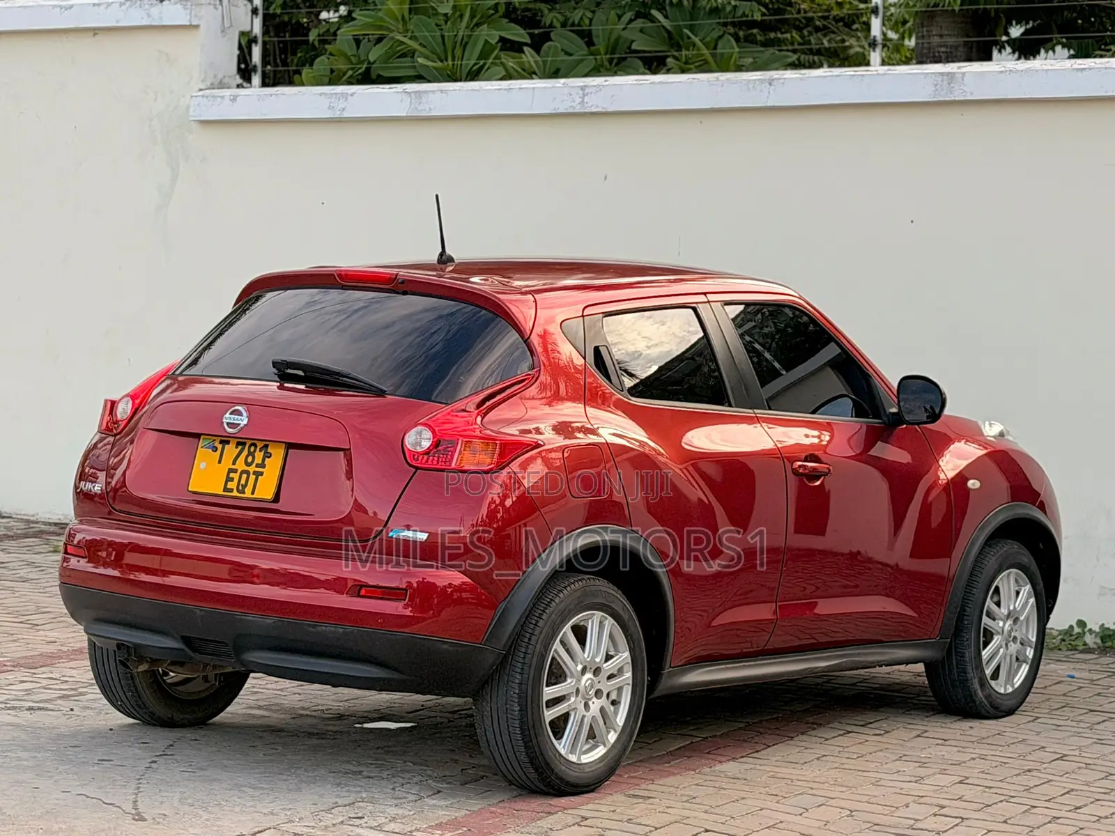 Nissan Juke 2011 Red