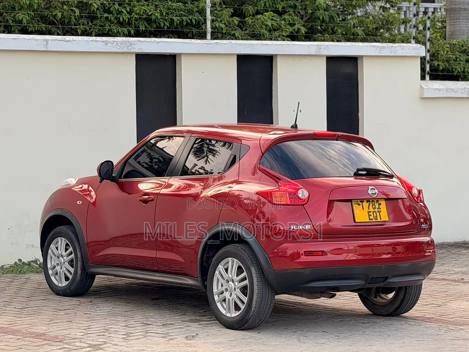 Nissan Juke 2011 Red
