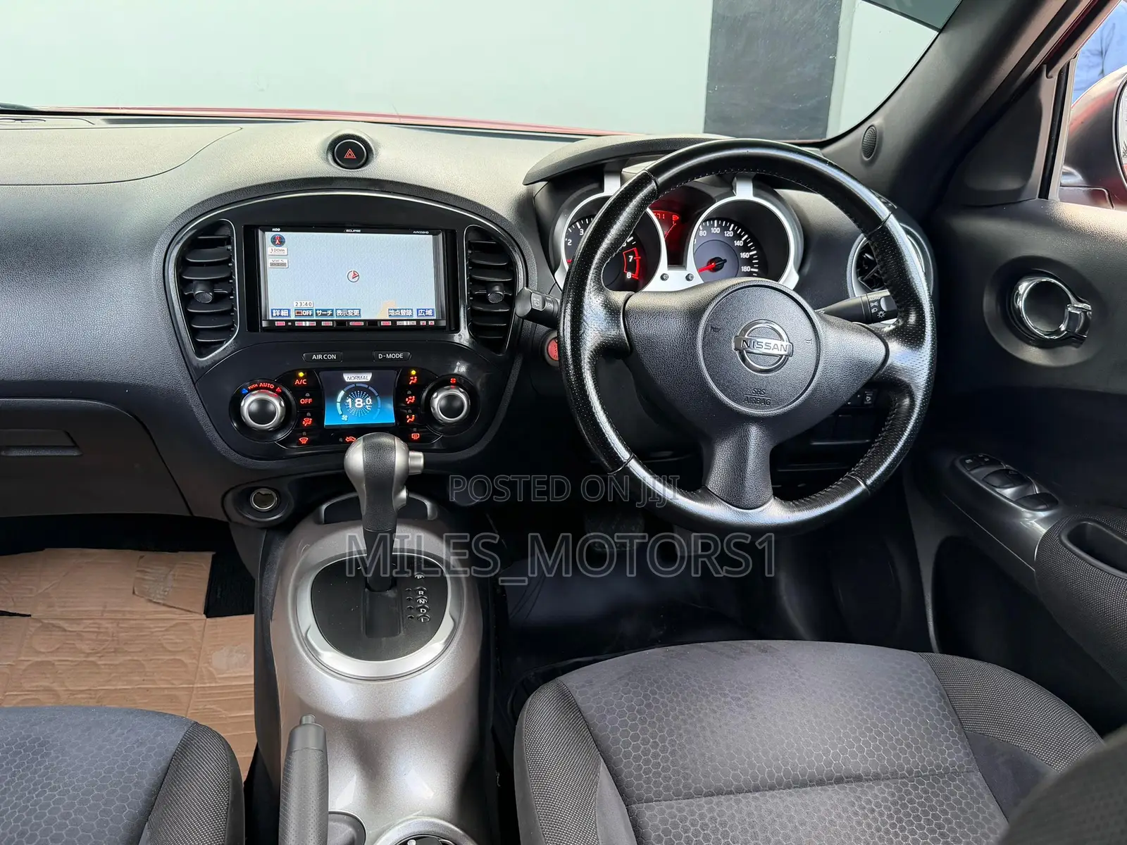 Nissan Juke 2011 Red