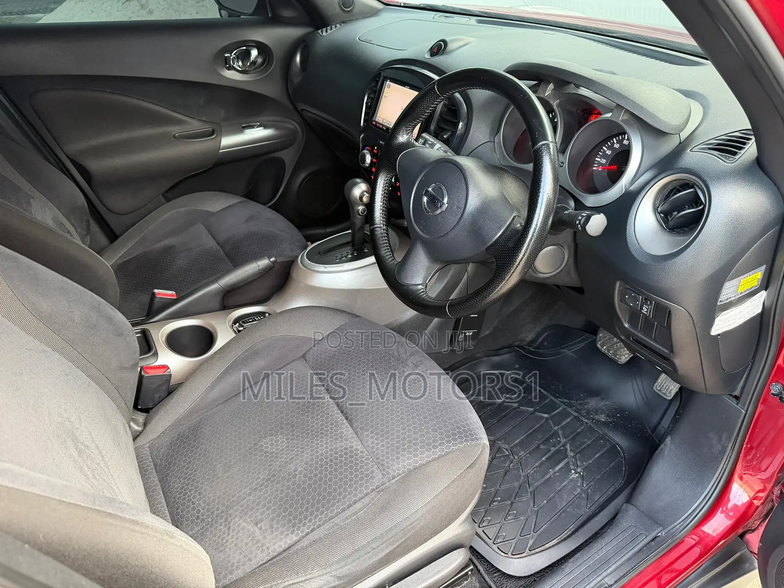 Nissan Juke 2011 Red