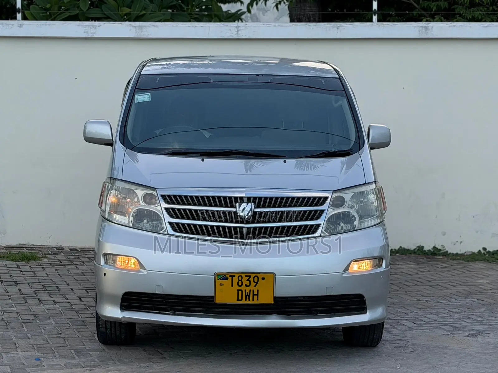 Toyota Alphard 2004 Silver