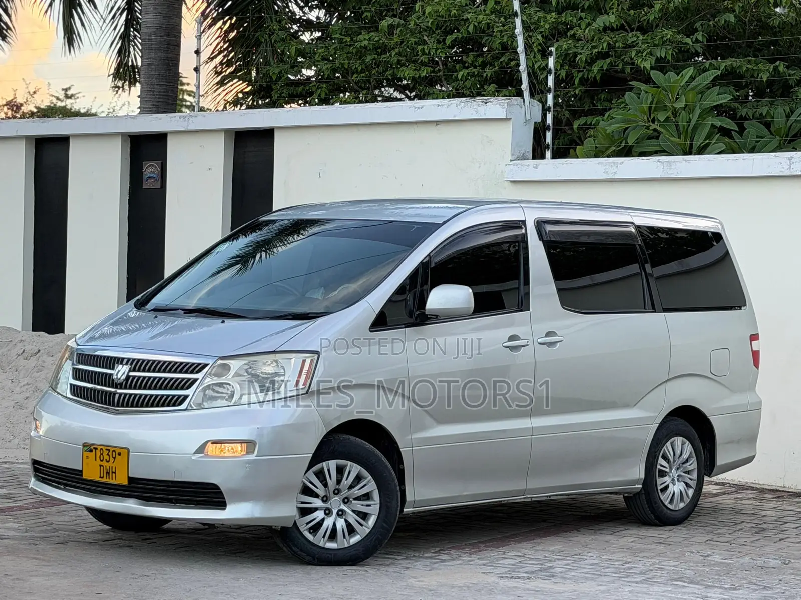 Toyota Alphard 2004 Silver