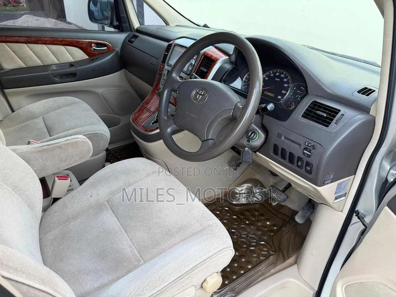 Toyota Alphard 2004 Silver