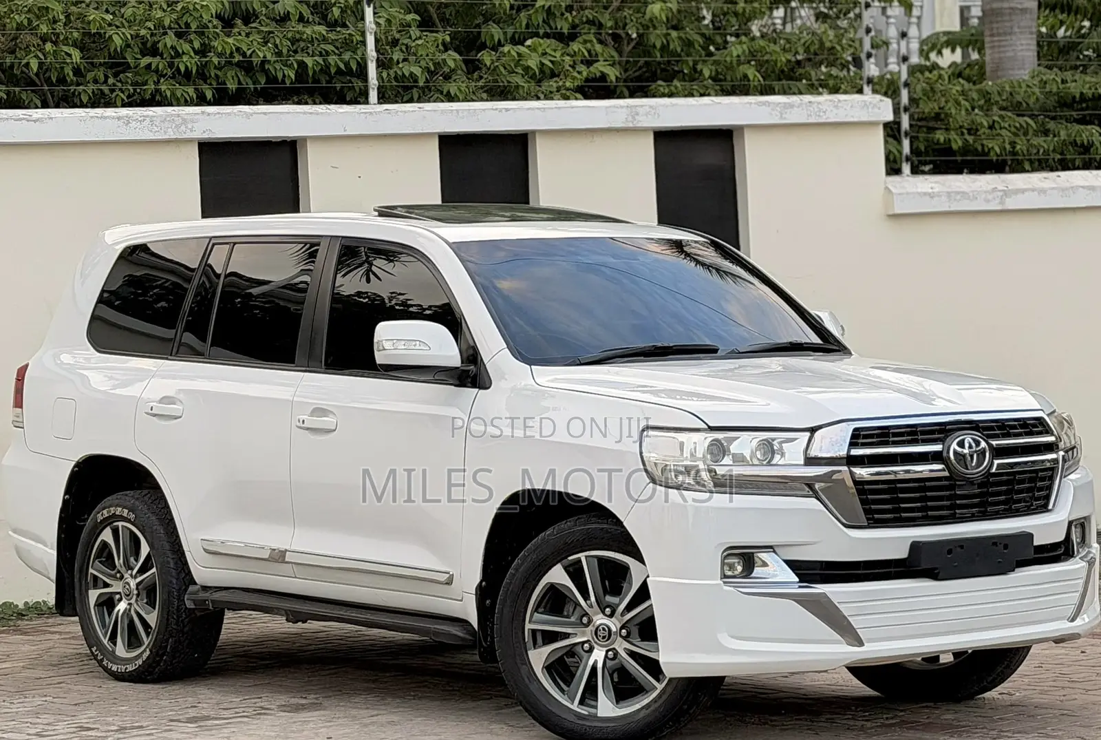Toyota Land Cruiser 2009 White