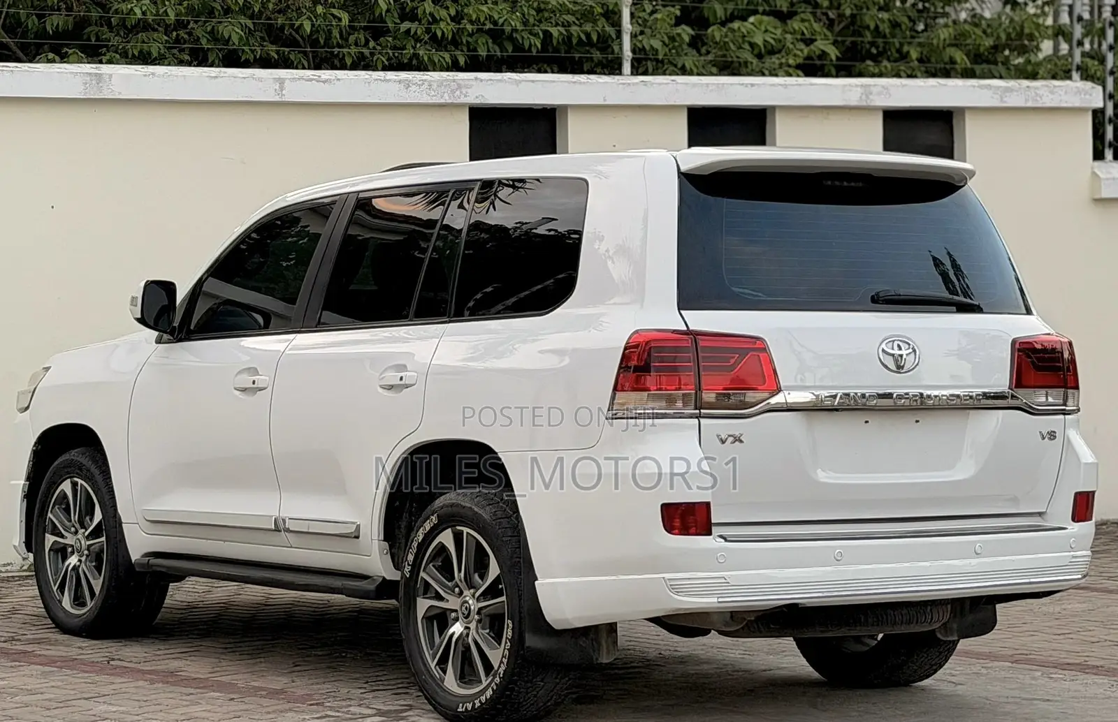 Toyota Land Cruiser 2009 White